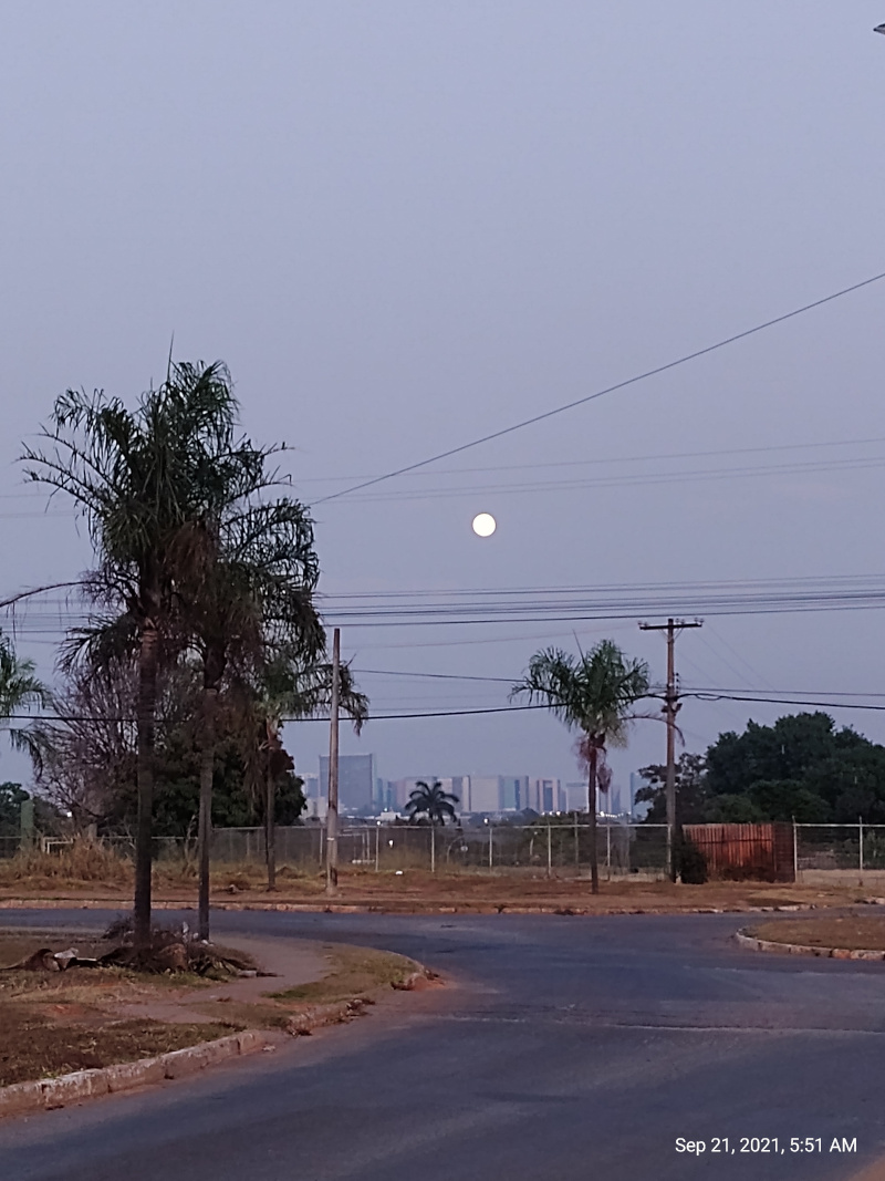 Foto da Lua no céu